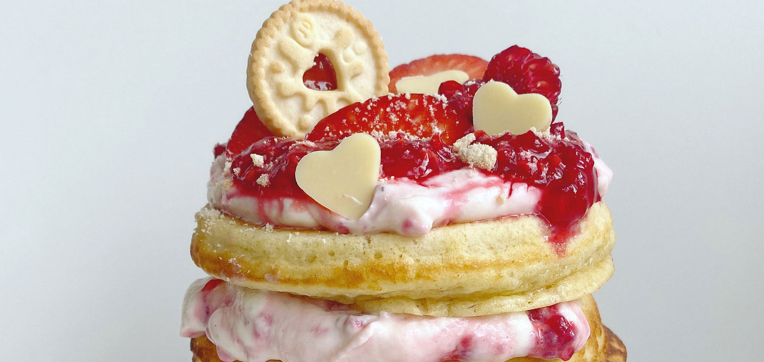 FEEL GOOD FOOD | VANILLA & STRAWBERRY PANCAKES